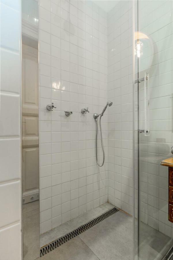 Luxury Twin 1-Bedroom In Kazinczy Street Budapest Exterior photo